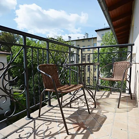 Victus Apartamenty, Faro Sopot